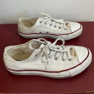 Converse Chuck Taylor All Star Classic Low Tops